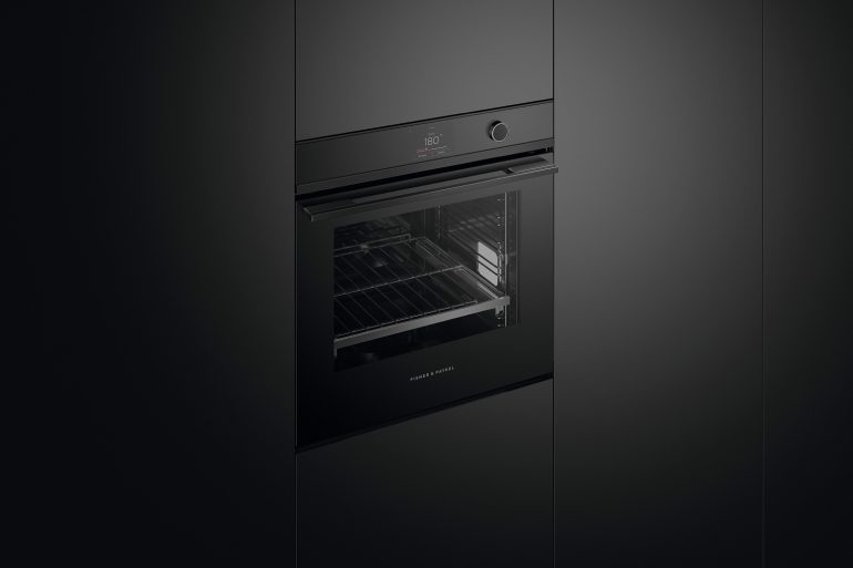 Fiosher & Paykell Touchscreen oven