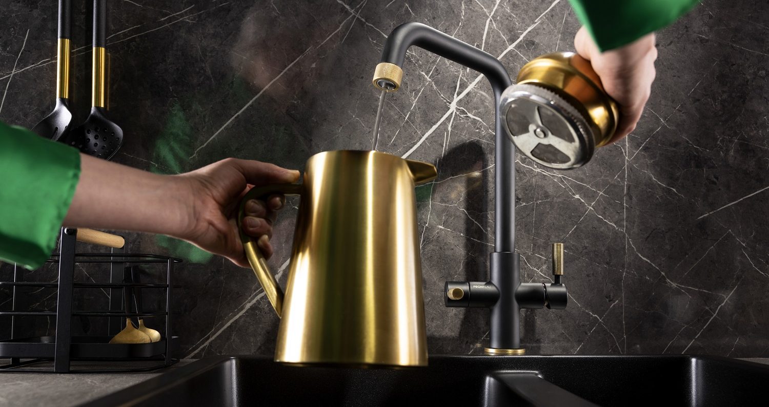 Pronteau-Industria-3-IN-1-BlackBrass_ kettle-tap