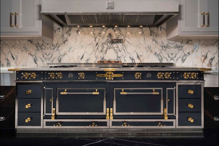 Kitchens-Review-LaCornue-FerrisRafaul