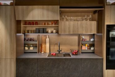 Kitchens-Review-Blum-Lift-Systems-Callerton-Family-Kitchen.