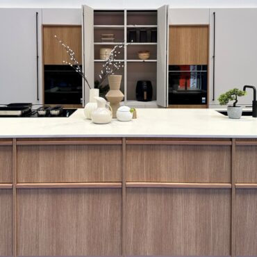 Kitchens-Review-KonigQuartz-Concrete-Sand.