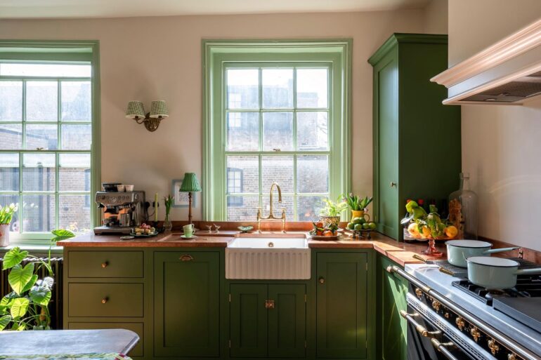 Kitchens-Review-Wonky-Mews-House-Real Shaker Kitchen-deVOL