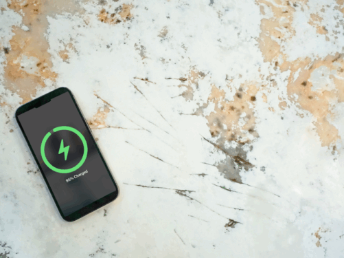 Kitchens-Review-Konigstone-wireless-charging