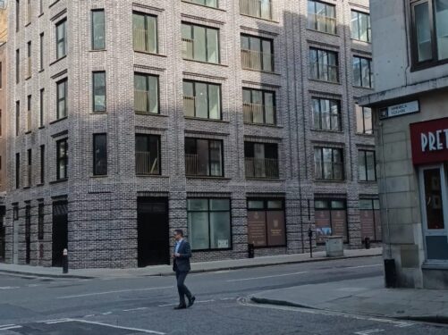 Kitchens-Review-Waterline-London-Fortress-Apartment