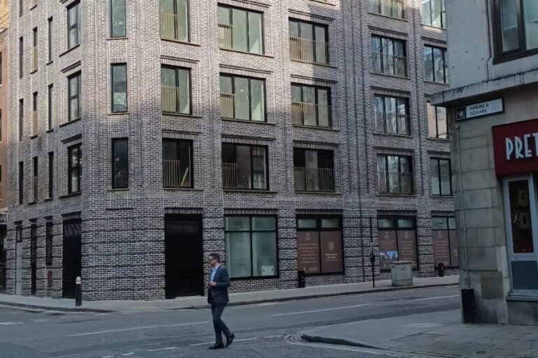 Kitchens-Review-Waterline-London-Fortress-Apartment
