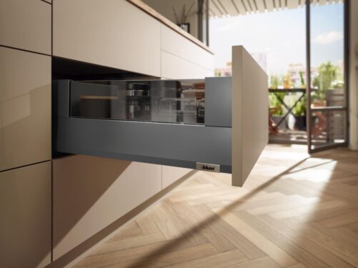 Blum-introduces-new-MERIVOBOX-solution-to-the-UK.