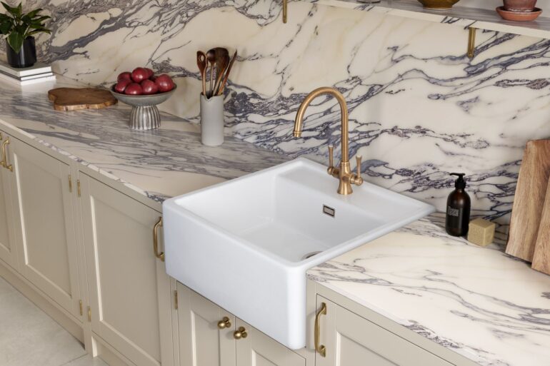 Rangemaster-Sandwood-fire-clay-ceramic-sink_angle