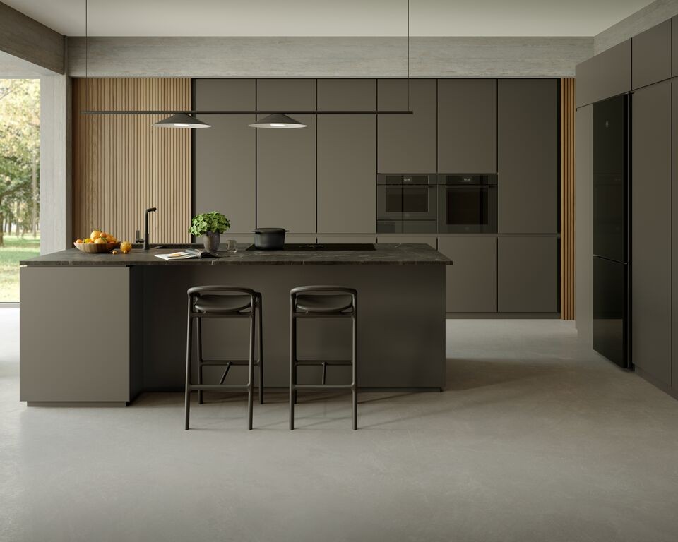 Kitchens-Review-Bertazzoni-Modern-Series-BI-oven-Ossidiana-obsidian-Specchio-finish