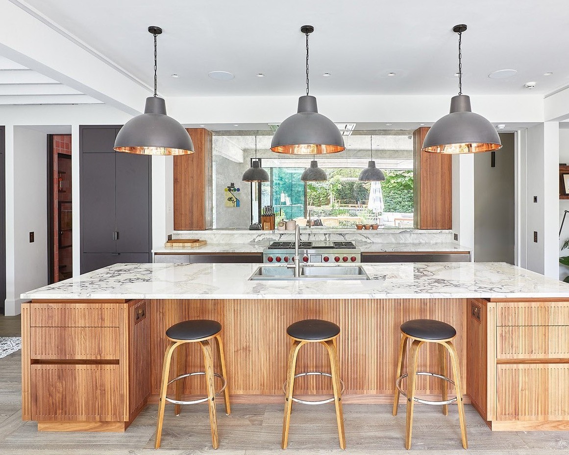 Kitchens-Review-Kitchens-of-Holloway-Kitchen-Island