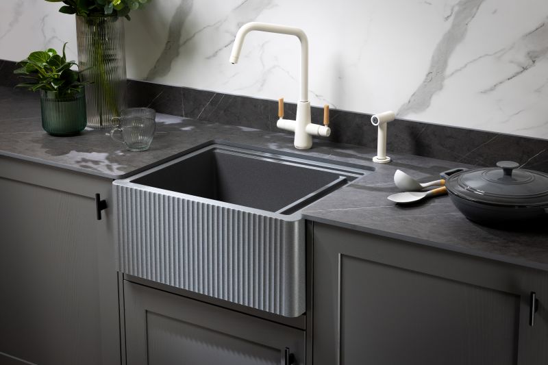 Kitchens-Review-AW3203-OPTIMA-fluted-Belfast-Grey-Metallic