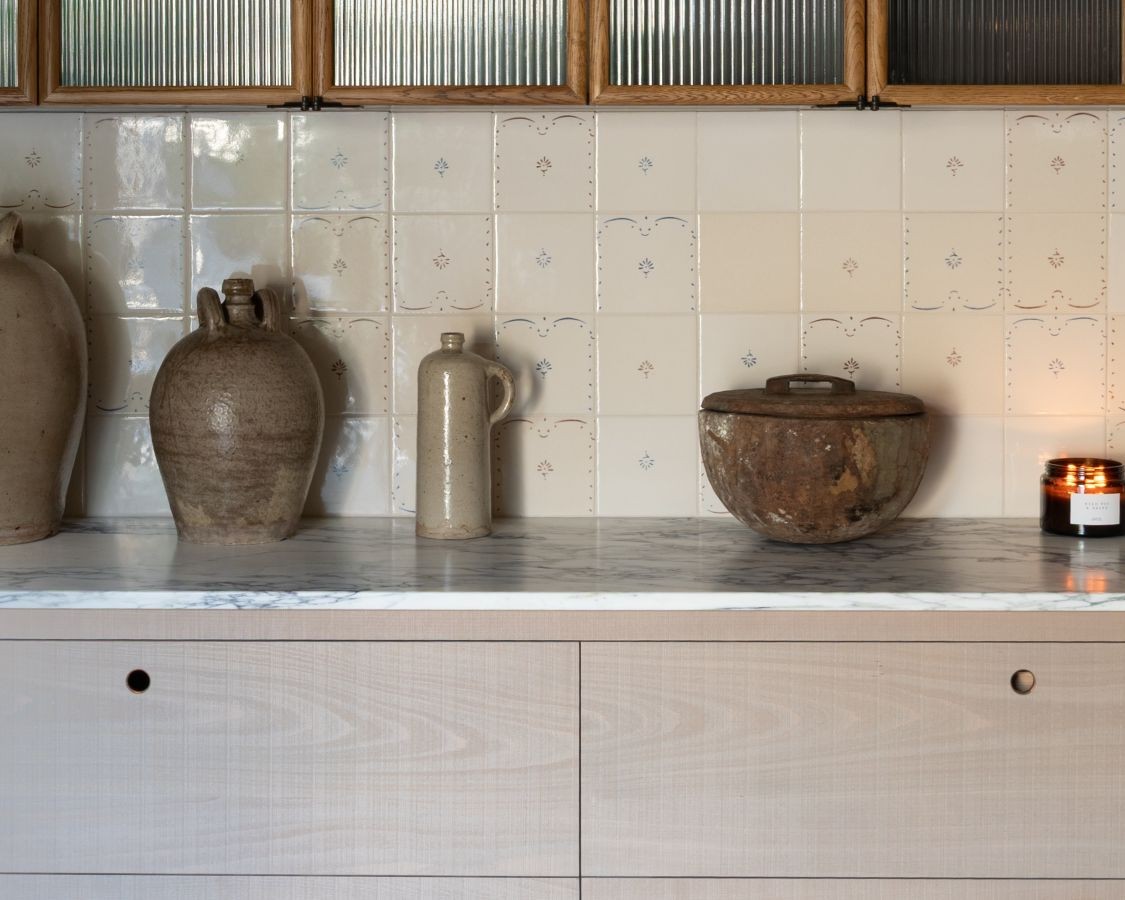 Kitchens-Review-DitsyDelftTiles-deVOL