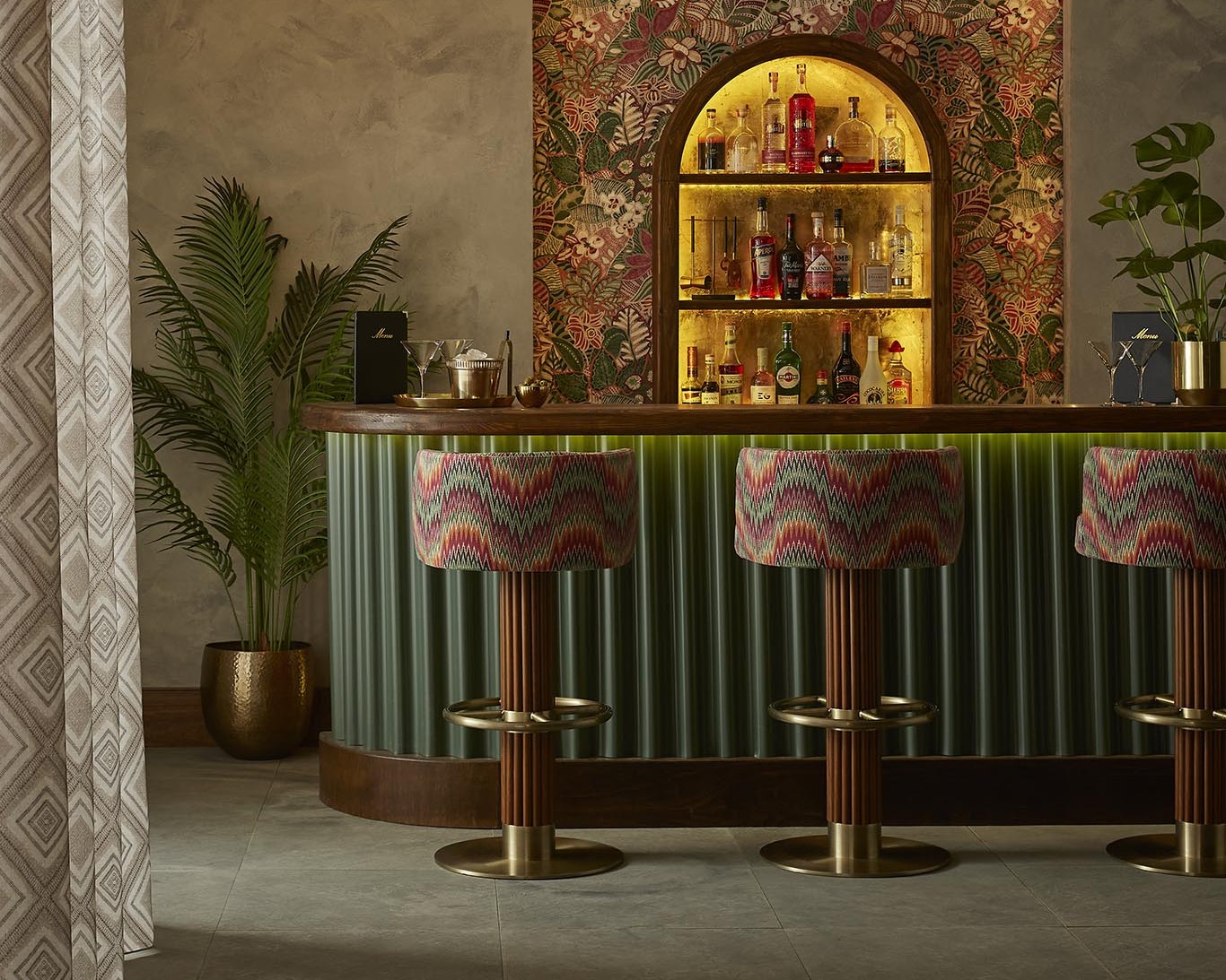 Kitchens-Review-ILIV-Chinchero-Bar-shot-main