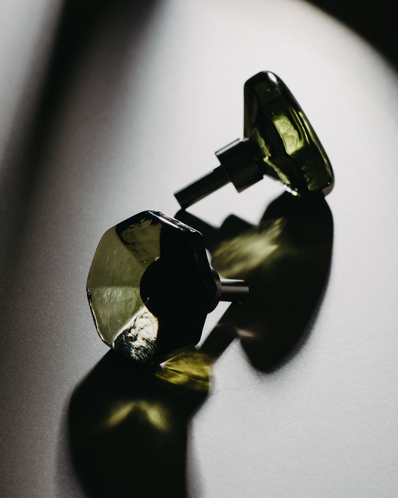 Superfront-1080x1350-Glasworks-in-Knob-Green.