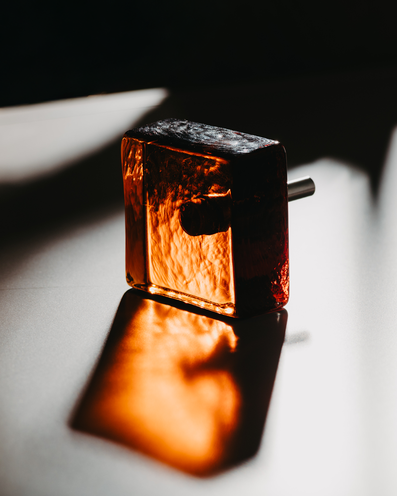 Superfront-1080x1350-px_Square-Dark-Orange-handles-Glassworks