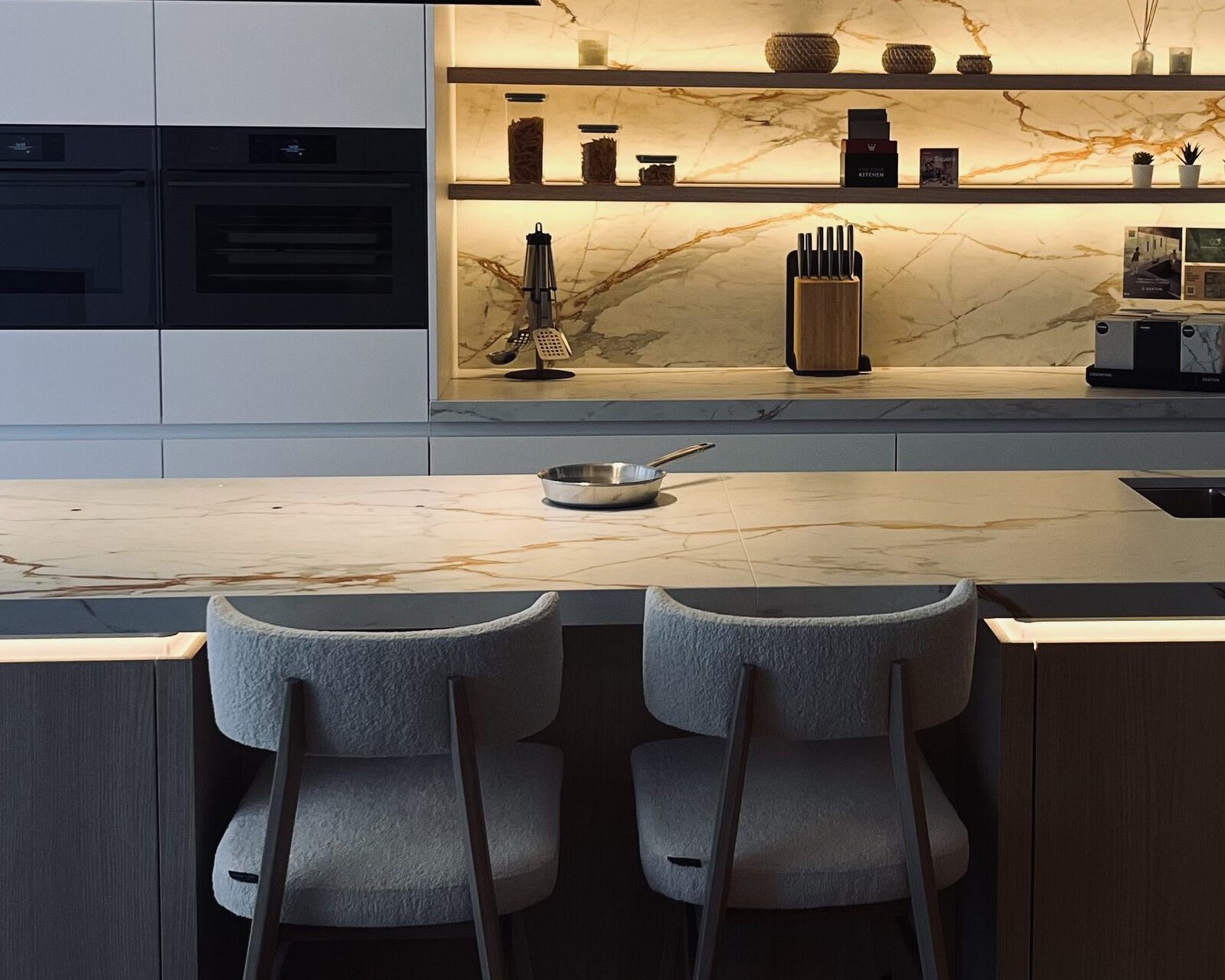 Novy-Undercover-cooktop-is-hidden-in-the-kitchen-surface