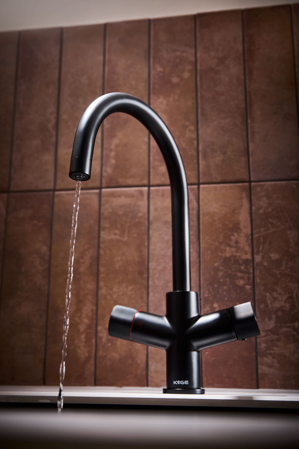 KoGE-3-in-1-Complete-Hot-Tap-includes-tank-and-filter-in-Matt-Black