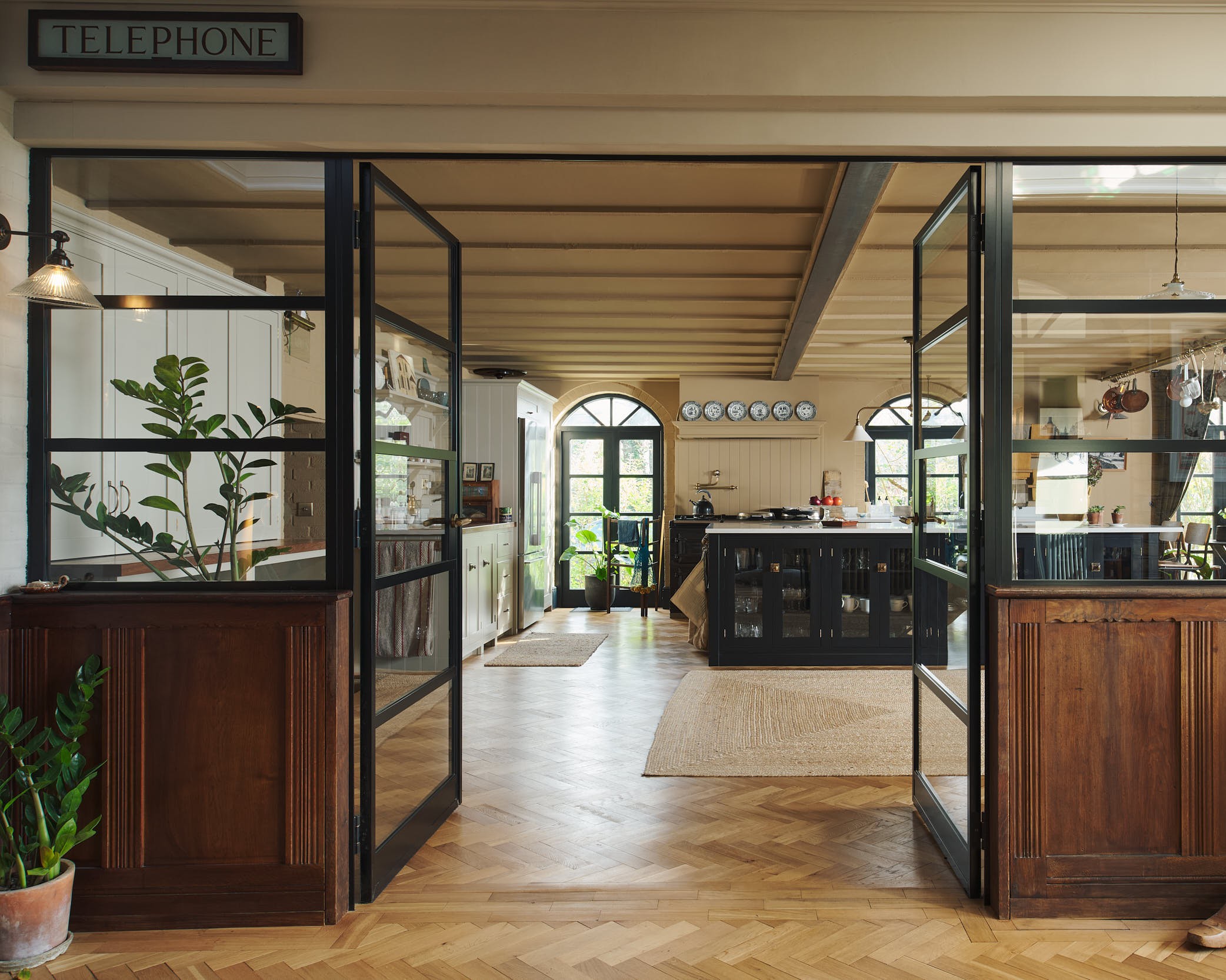 Daws-Heath-The-Real-Shaker-Kitchen-by-deVOL