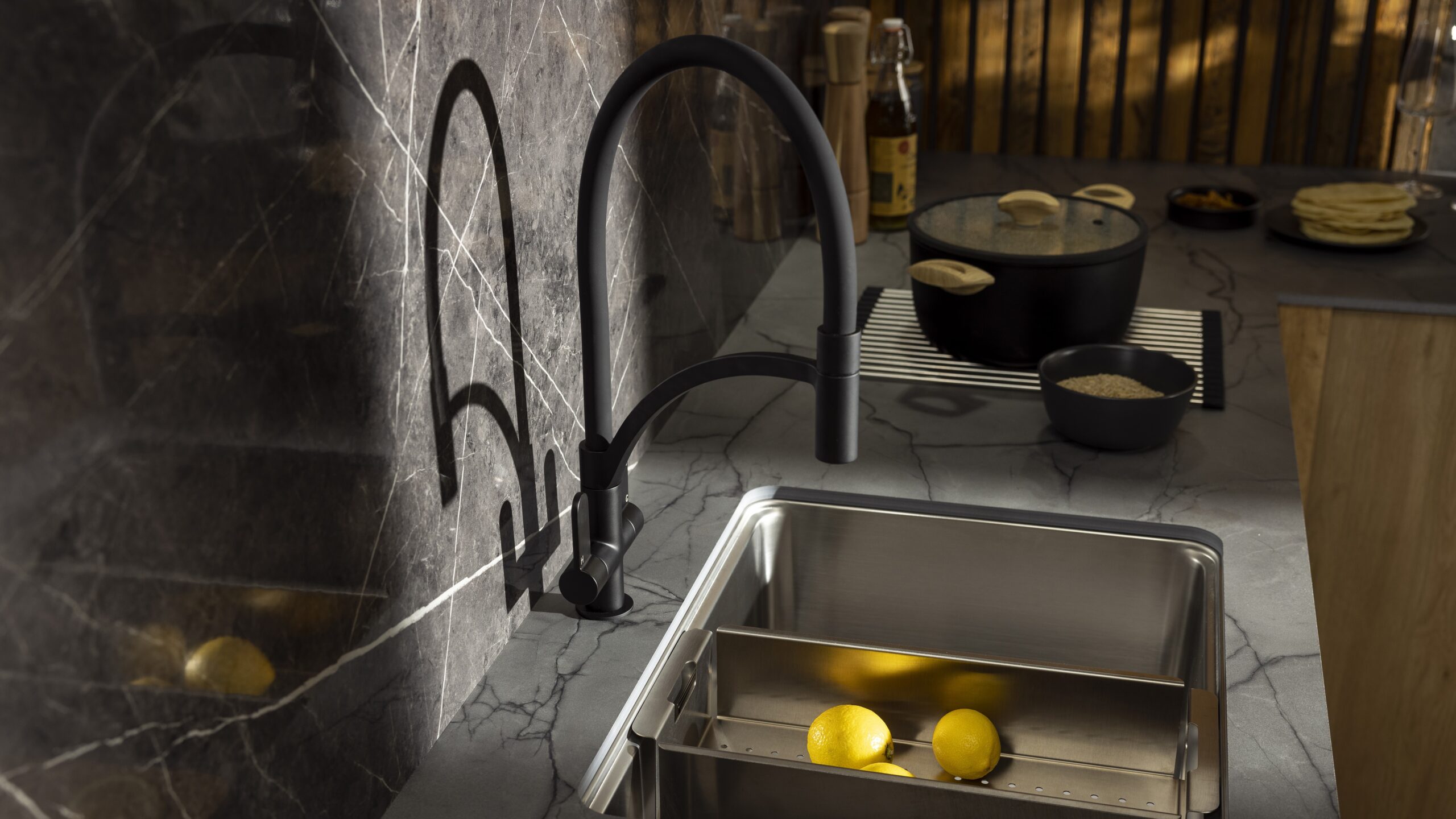 Abode AT2183 Genio Semi Prof Tap with System Sync sink (14)