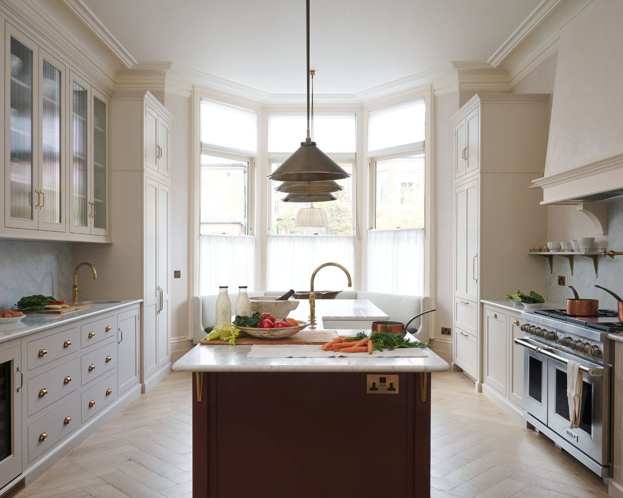 heClassicEnglishKitchen-deVOL_LOW-RES.