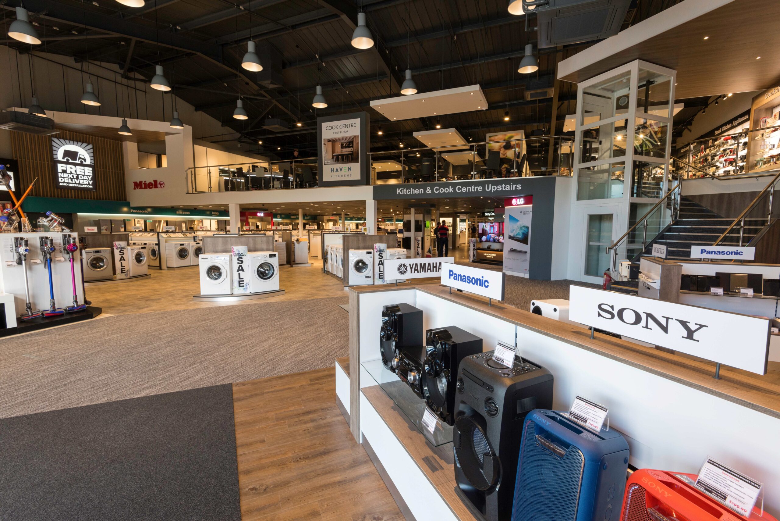 HBH-Woolacotts-showroom-scaled.
